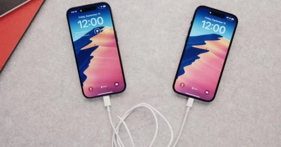 أبل تسمح لجهاز iPhone 15 بشحن جهاز آخر عن طريق كابل USB-C