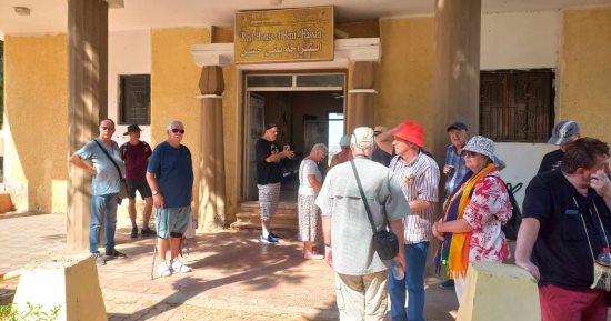 وفد سياحى متعدد الجنسيات يزور المناطق الأثرية بالمنيا