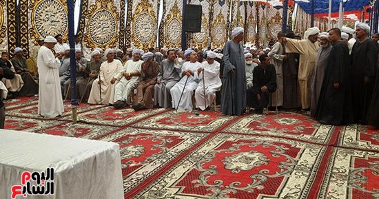 الصلح خير.. الكفن ينهى خصومة ثأرية بين قريتين بقنا.. فيديو وصور 