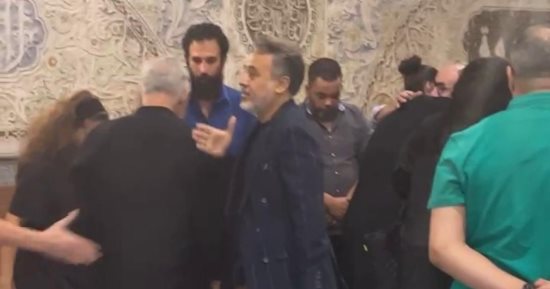 أشرف زكي ودنيا عبد العزيز وإيهاب فهمى فى عزاء شقيق المخرج أمير اليمانى