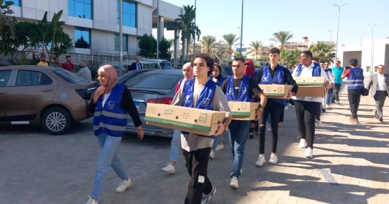 مؤسسة حياة كريمة توزع 1000 وجبة غذائية على المرضى بمحافظة الإسماعيلية