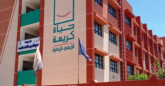 "حياة كريمة" حلم طال انتظاره فى قرية حجازة بأسوان.. الأهالى: المشروعات لمست جميع الجوانب ولبت الاحتياجات.. والصرف الصحى قضى على أزمة طفح المياه الجوفية.. والمحافظة: 19 مشروعاً تخدم 28 ألف نسمة.. صور