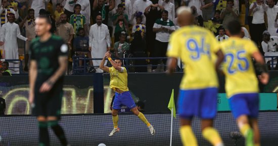 ثنائية رونالدو تقود النصر لإسقاط الأهلي برباعية في الدوري السعودي.. فيديو