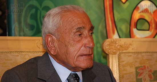 الذكرى المئوية على ميلاد الأستاذ.. كتابات محمد حسنين هيكل أرخت لتاريخ مصر المعاصر ودول الجوار.. ورغم مسيرته الحافلة فى عالم الصحافة والسياسة إلا أنه لم يكتب مذكراته.. والتنسيق الحضارى يدرجه ضمن مشروع "عاش هنا"