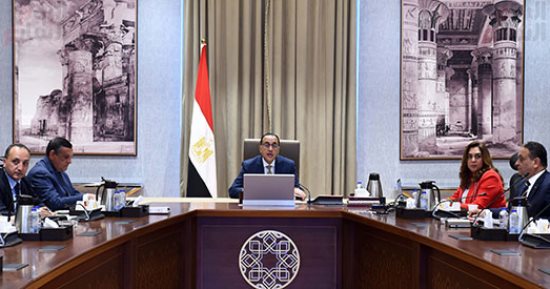 رئيس الوزراء يتابع موقف المشروعات الجارى تنفيذها بمحافظة دمياط