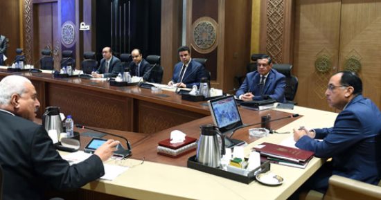 رئيس الوزراء يتابع الموقف التنفيذى لعدد من المشروعات بمحافظة السويس