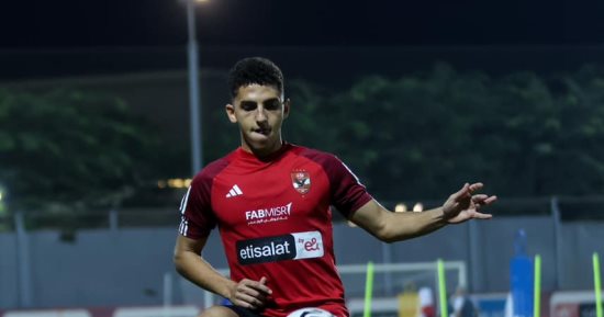 استبعاد كوكا وعبد الفتاح وحمزة من قائمة الأهلي فى نهائي الكأس