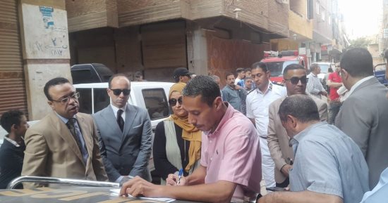 النيابة الإدارية تعاين موقع عقار الخانكة المنهار.. صور