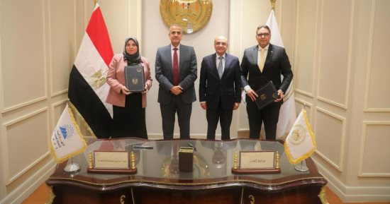 وزير العدل ورئيس المركزى للإحصاء يشهدان توقيع برتوكول تعاون بالمجال الإحصائى