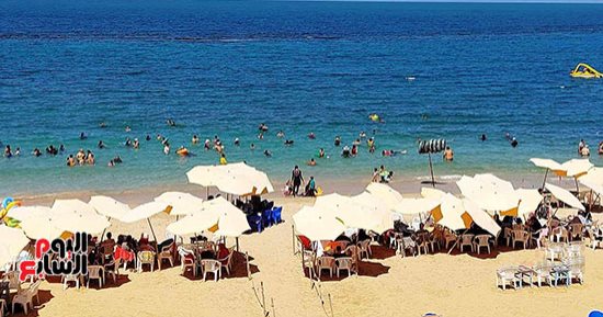  زوار الإسكندرية يودعون عروس البحر المتوسط