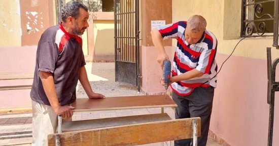 فرش الفصول وانتهاء أعمال الصيانة بالمدارس استعداداً للعام الدراسى الجديد.. صور