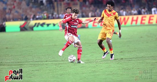 إمام عاشور يتلاعب بدفاع سان جورج.. والحارس يحرمه من تسجيل هدف الأهلى الثانى "فيديو"