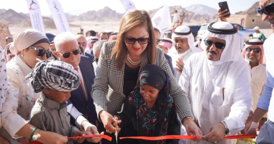 وزيرة التخطيط ومحافظ جنوب سيناء يفتتحان أعمال تطوير التجمع البدوى "منحر الناقة"