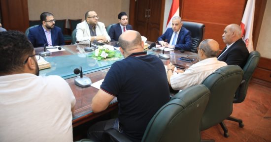 محافظ سوهاج يبحث مشروع تطوير ورفع كفاءة قصر الثقافة.. اعرف التفاصيل