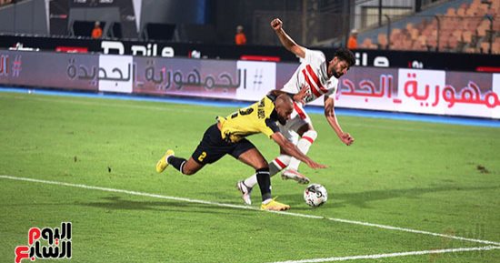60 دقيقة.. الزمالك يكثف الضغط ويجرى ثلاثة تبديلات والمقاولون يدافع بشدة