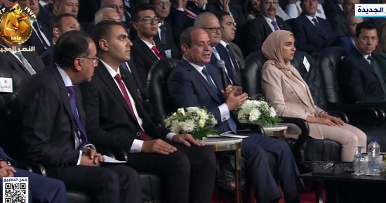 الرئيس السيسى: "التعليم الأساسى" أساس انطلاق مصر لحلمها وأملها