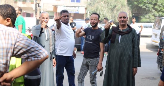 إقبال المواطنين على مقرات الشهر العقارى بالمرج لإجراء توكيلات الانتخابات الرئاسية.. صور
