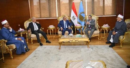 محافظ الغربية يشارك فى الندوة التثقيفية للمنظمة العالمية لخريجى الأزهر الشريف