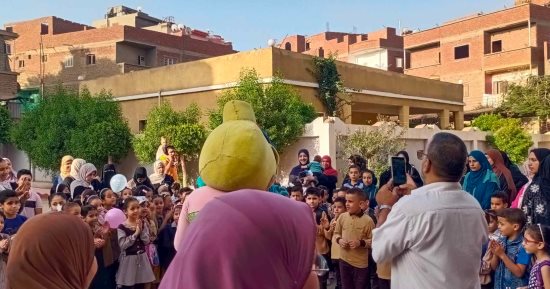 مدارس الدقهلية تنظم احتفالات لاستقبال الطلاب الجدد بداية العام الدراسى الجديد