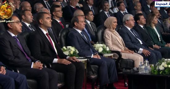 الرئيس السيسى يشاهد فيلما تسجيليا عن جهود الدولة فى مجال التعليم العالى