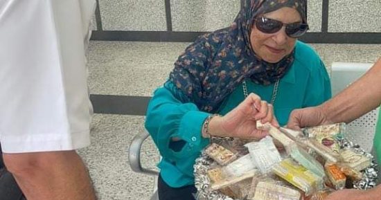 الشرطة توزع حلوى المولد النبوى على المواطنين بمرور بورسعيد