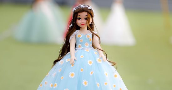 "نانسي" صممت عرائس المولد النبوى بفساتين مبهجة وتسريحات شعر أنيقة 