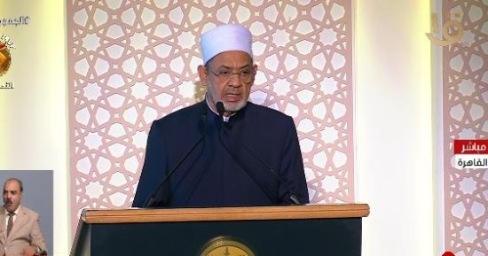 لماذا سمى الله نفسه الرقيب؟.. الإمام الطيب يجيب.. فيديو