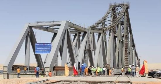 النقل تعيد كوبرى الفردان للحياة وإنشاء كوبرى جديد على قناة السويس الجديدة.. صور