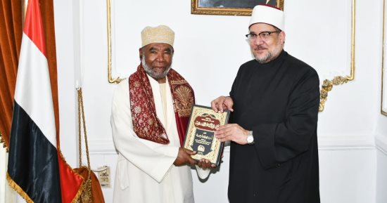 مفتى جمهورية القمر المتحدة: مصر مهبط العلم وبها عمارة حديثة للمساجد لم أراها