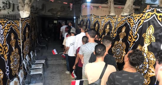 طوابير المواطنين بالزيتون ومدينة نصر لتحرير توكيلات انتخابات الرئاسة.. صور