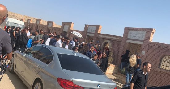 تشييع جثمان نجل السفيرة مشيرة خطاب إلى مثواه الأخير