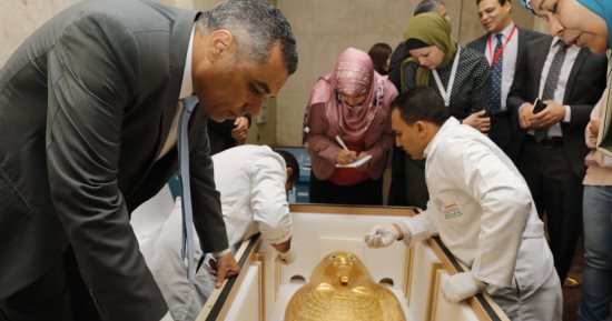التراث المصرى خط أحمر.. الدولة تنجح فى استرداد 30 ألف قطعة أثرية منذ تولى الرئيس السيسى حكم مصر.. ورئيس الآثار المستردة في حوار لـ"اليوم السابع": مصر تشهد اهتماما غير مسبوق بالآثار المصرية ونجحنا بإعادة كنوزنا