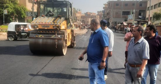 محافظ المنوفية يتابع الموقف التنفيذى لأعمال الرصف بطريق 850 أبو عوالى - شنشور 