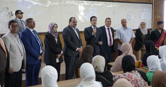 رئيس جامعة بنها يتفقد أول أيام العام الدراسى الجديد بكليتى الزراعة والطب البيطري