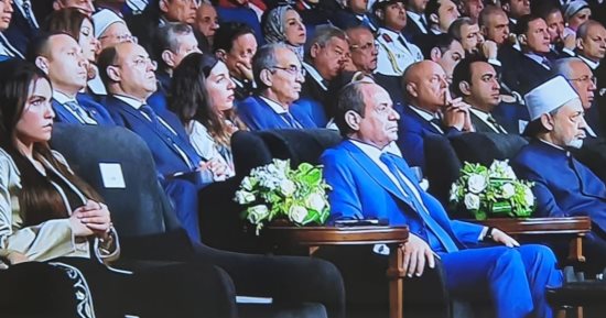 رئيس جامعة حلوان يشارك بمؤتمر "حكاية وطن" ويؤكد: الدولة وضعت برامج طموحة للتنمية