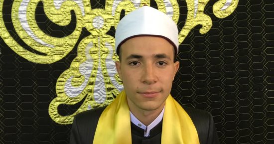 بركة كتاب الله فى صوته.. شاب يبدع فى تلاوة القرآن الكريم بالغربية.. أحمد نور الدين: بدأت فى الحفظ وعمرى سنتين وختمت فى 6 سنوات.. حفظت المصحف كاملًا بالقراءات العشر ودرسته بعلومه