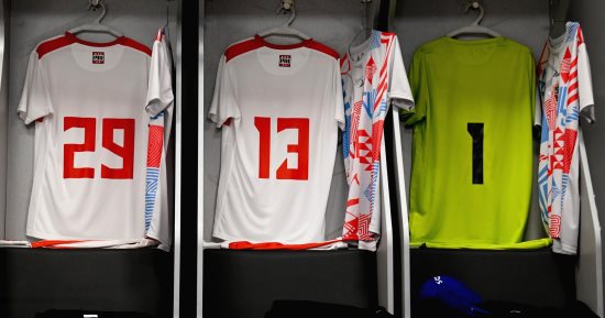غرف ملابس استاد القاهرة تتزين بالزى الأبيض قبل مواجهة الزمالك وأرتا سولار.. صور