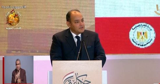 وزير الصناعة: الناتج الصناعي وصل 357 مليار جنيه في 2014 وأصدرنا 24 رخصة ذهبية