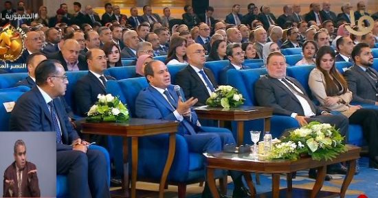 الرئيس السيسى يوجه بدعوة رجال الأعمال بالاستثمار في قائمة مشروعات أعدتها الدولة