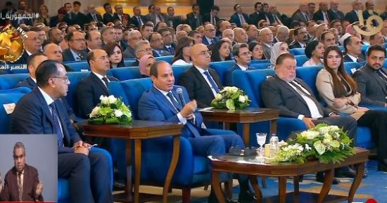 الرئيس السيسي: المجمعات الصناعية تسهل على المستثمر وتقدم مشروعا جاهزا للتشغيل