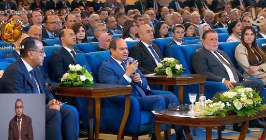 الرئيس السيسي: نعمل على توفير المنتج المحلى وتقليل الاستيراد بدعم الصناعة