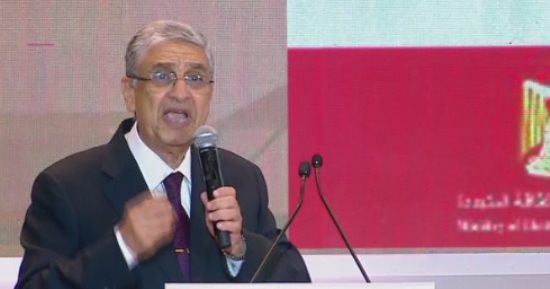 وزير الكهرباء: الاستثمارات في شبكة توزيع الطاقة بلغت 135 مليار جنيه.. 1.8 تريليون جنيه استثمارات فى القطاع منذ 2014.. توجيهات الرئيس السيسى بتوفير الطاقة ملف أمن قومى.. ونعمل على سد احتياجات المشروعات القومية