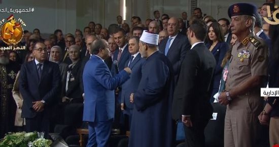 الرئيس السيسي يصل مقر انعقاد مؤتمر "حكاية وطن" بالعاصمة الإدارية 