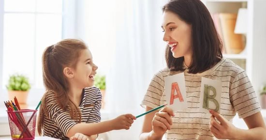 عودة الدراسة.. كيف تساعد طفلك على التفوق خلال العام الدراسي الجديد؟
