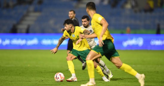 ضمك يهزم الخليج بثنائية في الدوري السعودي بمشاركة طارق حامد ومحمد شريف