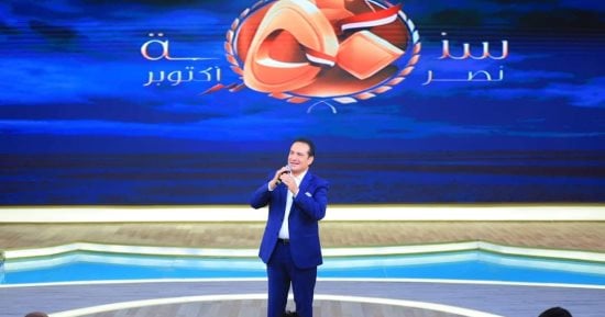 محمد ثروت يتألق فى غناء "مصر يا أول نور فى الدنيا" مع منى الشاذلى.. فيديو