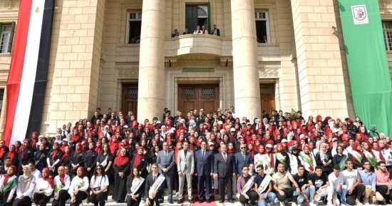 انطلاق العام الدراسى بالجامعات.. موسيقى الشرطة تجوب الحرم الجامعى تزامنًا مع بدء الدراسة.. نواب رئيس جامعة القاهرة يفتتحون مهرجان الأنشطة الطلابية.. انتظام المحاضرات باليوم الأول للدراسة.. صور