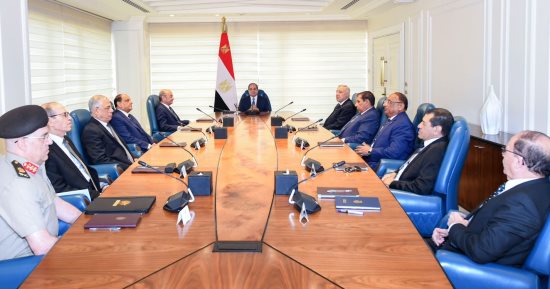 الرئيس السيسى يجتمع مع أعضاء المجلس الأعلى للجهات والهيئات القضائية ويهنئهم بمناسبة الاحتفال بيوم القضاء المصرى.. ويؤكد: الدولة حريصة على استقلال القضاء وعدم التدخل فى شؤونه كمنهج راسخ