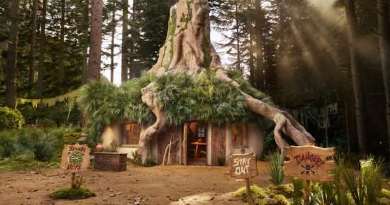 شركة تتيح منزلا مجانيا لقضاء العطلة مطابقا لمستنقع يشبه بيت شخصية "Shrek" 