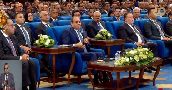 الرئيس السيسى: إجمالى ما تم إنجازه من مشروعات فى مختلف المجالات لتطوير الدولة بلغت تكلفته 10 تريليونات جنيه عن طريق الشركات المصرية.. والرئيس يوجه الحكومة بضرورة الانتهاء من مشروعات التطوير فى عام 2025